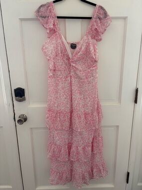 ARULA Pink and White Floral V-Neck Maxi Dress